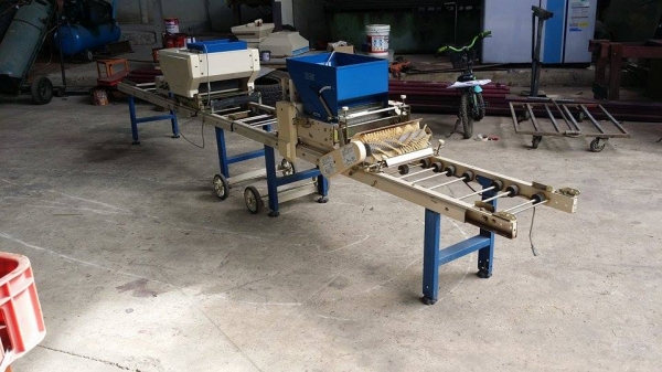 เครื่องโรยเมล็ด ISEKI  เก่าญี่ปุ่น รุ่น HK-40K  สภาพสวยพร้อมใช้งาน