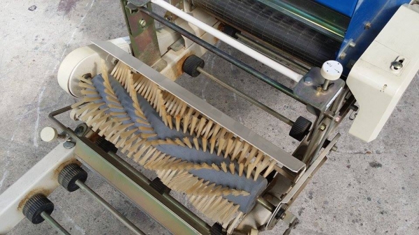 เครื่องโรยเมล็ด ISEKI  เก่าญี่ปุ่น รุ่น HK-40K  สภาพสวยพร้อมใช้งาน