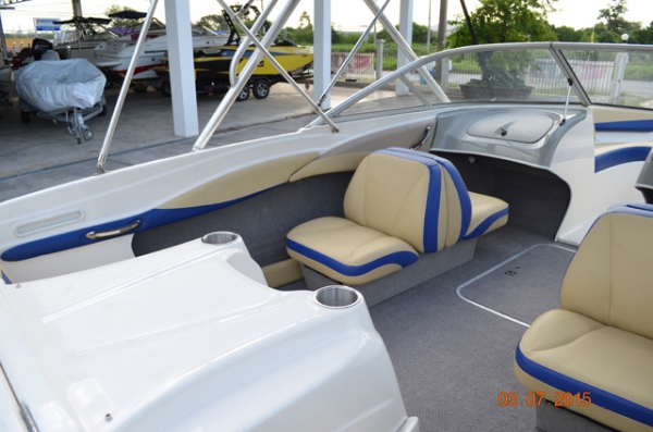 Bayliner 185 Capri 2005 3.0L w/trailer and toll bar, bimini.