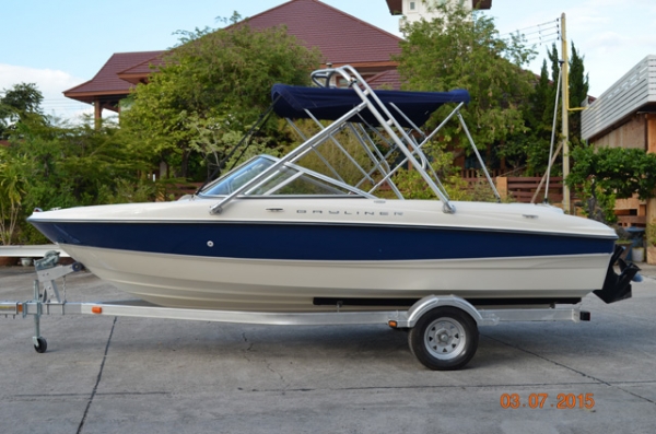Bayliner 185 Capri 2005 3.0L w/trailer and toll bar, bimini.