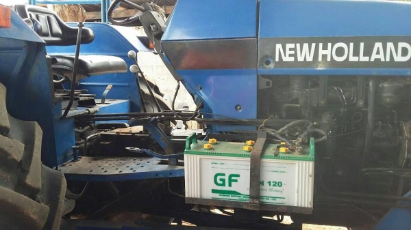 ขายรถแทรคเตอร์ รถไถ NEWHOLLAND6640 อุปกรณ์ ใบมีหน้า ผาน3 เอกสารเล่มทะเบียนพร้อมโอน เครื่องดี