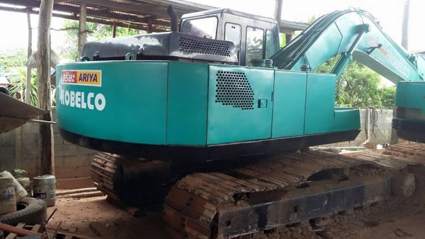 ขายรถตักแบ็คโค KOBELCO200 SK907 V2 ปั๊มแห้ง ช่วงล่างดี บูมสวย เฟรมสวย เครื่องดี ระบบคอนโทรลน้ำมัน แอร์เย็น พร้อมลงลุยงาน
