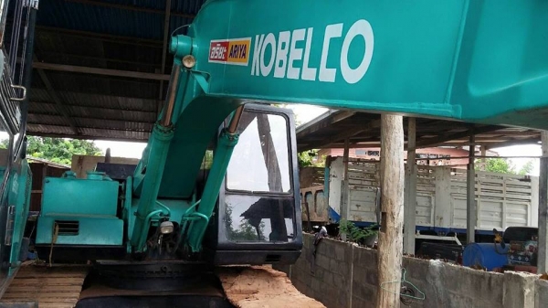 ขายรถตักแบ็คโค KOBELCO200 SK907 V2 ปั๊มแห้ง ช่วงล่างดี บูมสวย เฟรมสวย เครื่องดี ระบบคอนโทรลน้ำมัน แอร์เย็น พร้อมลงลุยงาน