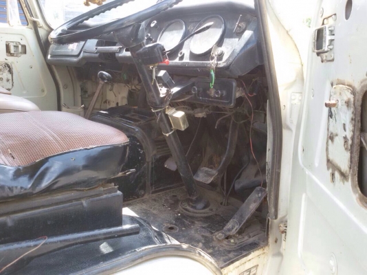 ขายรถบรรทุกหกล้อ Hino KM500 เครื่อง DQ100-110 แรง ปี 26 แชสซีสวย ยางดีทุกเส้น ทะเบียนพร้อม ขายรถบรรทุกหกล้อ Hino KM500 เครื่อง DQ100-110 แรง ปี 26 แชสซีสวย ยางดีทุกเส้น ทะเบียนพร้อม