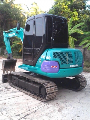 ขายแบคโฮ KOMATSU PC 40-7  เครื่องเดิม ปั้มนิ้ว   มีเก๋งติดแอร์