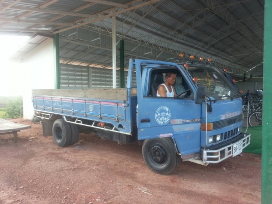 ขายรถ 6 ล้อ 110 nprสภาพดี