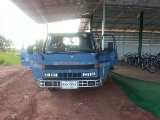 ขายรถ 6 ล้อ 110 nprสภาพดี