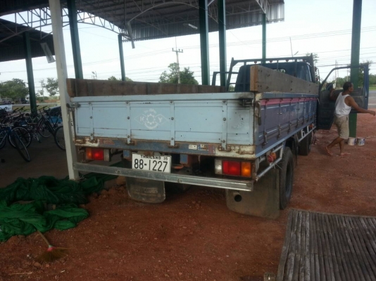 ขายรถ 6 ล้อ 110 nprสภาพดี