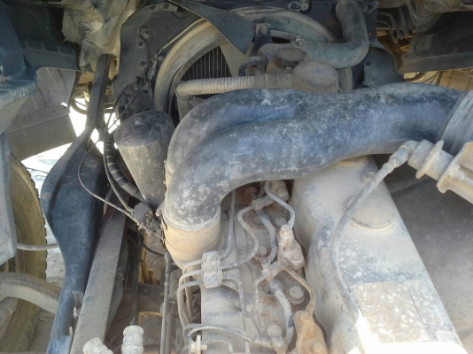 ขายด่วนรถโม้ปูนโม้ตรง2.5คิวรถนำเข้าไมมีเอกสารเครือง 220แรง