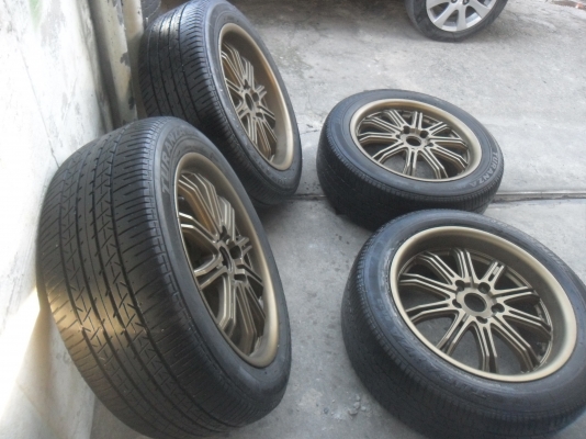 ล้อแม็ก 17นิ้ว 5รู114 หน้าตื้น หลังลึก พร้อมยาง สวยๆ 4 ล้อ ราคา 8900 บาท