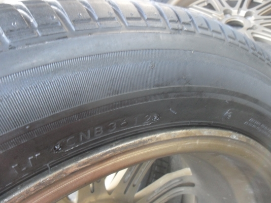 ล้อแม็ก 17นิ้ว 5รู114 หน้าตื้น หลังลึก พร้อมยาง สวยๆ 4 ล้อ ราคา 8900 บาท