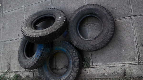 5.00 - 9  SIAMES ยางเล็ก มี 4. เส้น tel.081-427-3941