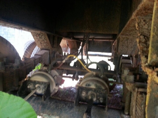 ขายหาง พื้นเรียบ 2 เพลา. ปี 33  สนใจติดต่อ 081 - 6079515