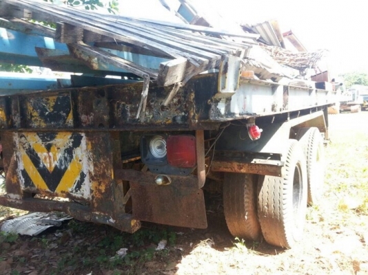 ขายหาง พื้นเรียบ 2 เพลา. ปี 33  สนใจติดต่อ 081 - 6079515