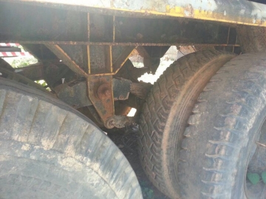 ขายหาง พื้นเรียบ 2 เพลา. ปี 33  สนใจติดต่อ 081 - 6079515