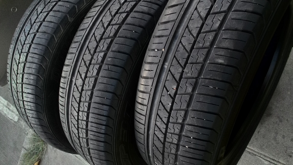175/65R15 DUNLOP SP31 ปี2012 มี 3 เส้น tel.081-427-3941 175/65R15 DUNLOP SP31 ปี2012 มี 3 เส้น tel.081-427-3941