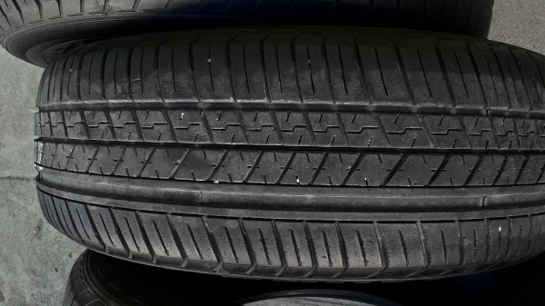 175/65R15 DUNLOP SP31 ปี2012 มี 3 เส้น tel.081-427-3941 175/65R15 DUNLOP SP31 ปี2012 มี 3 เส้น tel.081-427-3941