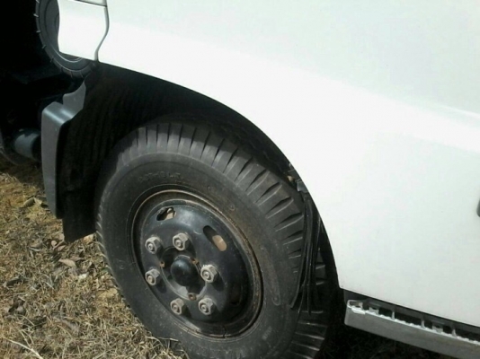 รถฮีโน่ 6 ล้อดั้ม 175 แรงม้า. ปี 55 ( รถวิ่ง 6x,xxx กม. )  สนใจติดต่อ  081 - 6079515