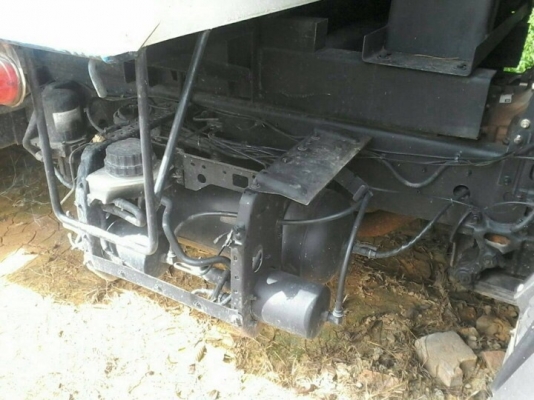 รถฮีโน่ 6 ล้อดั้ม 175 แรงม้า. ปี 55 ( รถวิ่ง 6x,xxx กม. )  สนใจติดต่อ  081 - 6079515