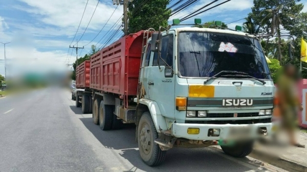 รถอีซูซุ 10 ล้อดั้ม  FXZ  240 แรงม้า. ปี 39  ( นางฟ้าแท้. )  ,  ( ขายแม่ , ลูก. )    สนใจติดต่อ  081 -6079515