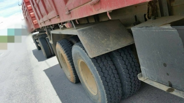 รถอีซูซุ 10 ล้อดั้ม  FXZ  240 แรงม้า. ปี 39  ( นางฟ้าแท้. )  ,  ( ขายแม่ , ลูก. )    สนใจติดต่อ  081 -6079515