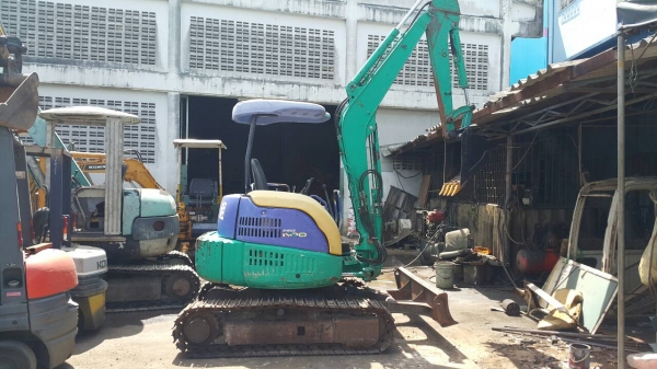 ขาย รถขุด KOMATSU รุ่น PC35MR  มือสองญี่ปุ่น 100\% แทร็กเหล็ก สลักแน่น รุ่นใหม่ ทำงานไว ตรวจเช็คสภาพแล้ว อย่างดี มือถือ /LINE ID : 0818753444