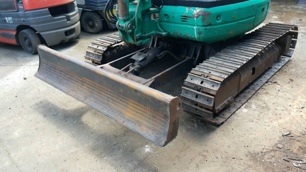 ขาย รถขุด KOMATSU รุ่น PC35MR  มือสองญี่ปุ่น 100\% แทร็กเหล็ก สลักแน่น รุ่นใหม่ ทำงานไว ตรวจเช็คสภาพแล้ว อย่างดี มือถือ /LINE ID : 0818753444