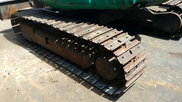 ขาย รถขุด KOMATSU รุ่น PC35MR  มือสองญี่ปุ่น 100\% แทร็กเหล็ก สลักแน่น รุ่นใหม่ ทำงานไว ตรวจเช็คสภาพแล้ว อย่างดี มือถือ /LINE ID : 0818753444