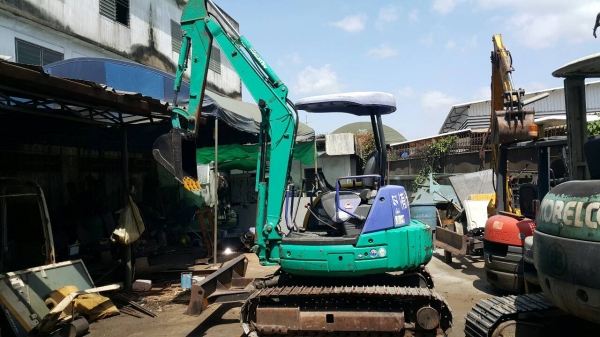 ขาย รถขุด KOMATSU รุ่น PC35MR  มือสองญี่ปุ่น 100\% แทร็กเหล็ก สลักแน่น รุ่นใหม่ ทำงานไว ตรวจเช็คสภาพแล้ว อย่างดี มือถือ /LINE ID : 0818753444