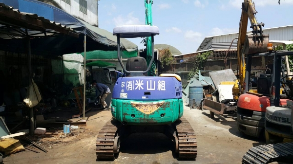 ขาย รถขุด KOMATSU รุ่น PC35MR  มือสองญี่ปุ่น 100\% แทร็กเหล็ก สลักแน่น รุ่นใหม่ ทำงานไว ตรวจเช็คสภาพแล้ว อย่างดี มือถือ /LINE ID : 0818753444