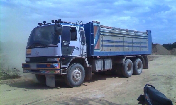 ขายรถบรรทุกสิบล้อดัมพ์ HINO 3M เครื่อง 240 แรง 2 เพลา ปี 45 กระบะดัมพ์มิเนียม