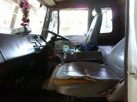 ขายเทรลเลอร์227 เครื่อง185เทอร์โบ 2เพลา หางใหญ่เหล็กไอบรีมขึ้น PC200 ได้สบาย เครื่องดี แคชซีสวย ราคานี้ปูพื้นไห้ให้ด้วย เอกสารพร้อมโอน สนใจสอบถามรายละเอียดเพิ่มเติมโทร 090-8588220คุณนะ หรือ www.truck.in.th/498