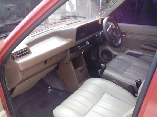 ขายมาสด้า 323