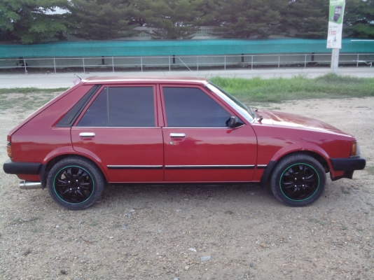 ขายมาสด้า 323