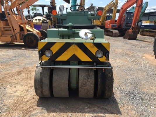 ขายรถบดล้อยาง SAKAI TS 31 รุ่นใหม่  พร้อมใช้งาน นำเข้าจากญี่ปุ่น ติดต่อคุณ อิทธิวัฒน์ 095-7467778