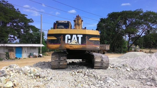 รถแบคโฮ CAT 320 V2 มีลายหัวแย๊กซ์ รถพร้อมใช้งาน ในราคาต่อรองได้