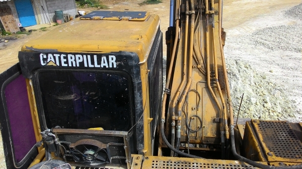 รถแบคโฮ CAT 320 V2 มีลายหัวแย๊กซ์ รถพร้อมใช้งาน ในราคาต่อรองได้