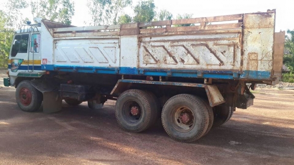 ขายดั้ม2เพลา MITSUBISHI 220เทอร์โบ เครื่องดี แคชซีสวย พ.เพาเวอร์ เบรกทิฟฟี่ ภายในสวย แอร์เย็น สภาพพร้อมใช้งาน เอกสารพร้อมโอน สนใจโทร 090-8588220คุณนะ 093-3258446คุณบิว ID:narong498 หรือเข้าดูสินค้าอื่นๆได้ที่ www.truck.in.th/498 หรือเพจFacebook ณรงค์ ซื้อ