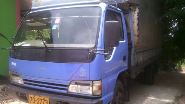 ขายรถ6ล้อ ISUZU NPR130แรง ปี48 ยาว4.30เมตร สภาพพร้อมใช้งาน เอกสารพร้อมโอน สนใจโทร 090-8588220คุณนะ 093-3258446คุณบิว ID:narong498 หรือFacebook ตลาดรถมือสอง คุณนะ หรือเข้าดูสินค้าอื่นๆได้ที่ www.truck.in.th/498 หรือเพจFacebook ณรงค์ ซื้อขายรถมือสอง (เว็บไซ