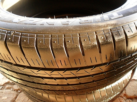 ยางซิ่งขอบ16 บริดสโตน195-50-R16ลงพื้นปลายปี13 (4เส้น3,200บ) ยางซิ่งขอบ16 บริดสโตน195-50-R16ลงพื้นปลายปี13 (4เส้น3,200บ)