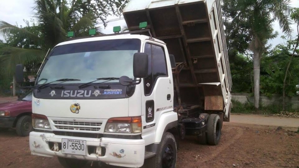 ขายดั้ม5คิว ISUZU 195แรง เครื่องดี แคชซีสวย สภาพพร้อมใช้งาน เอกสารพร้อมโอน สนใจโทร 090-8588220คุณนะ 093-3258446คุณบิว ID:narong498 หรือFacebook ตลาดรถมือสอง คุณนะ หรือเข้าดูสินค้าอื่นๆได้ที่ www.truck.in.th/498 หรือเพจFacebook ณรงค์ ซื้อขายรถมือสอง (เว็บไ