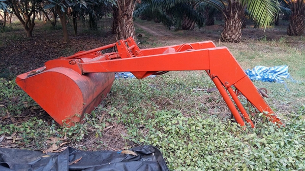 ขาย แทร็คเตอร์ Kubota M7040 4WD พร้อมอุปกรณ์ต่อพ่วงชุดใหญ่ ใช้งานน้อย พร้อมลุยงาน