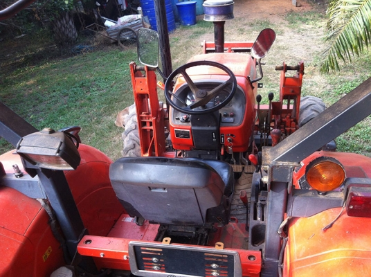 ขาย แทร็คเตอร์ Kubota M7040 4WD พร้อมอุปกรณ์ต่อพ่วงชุดใหญ่ ใช้งานน้อย พร้อมลุยงาน
