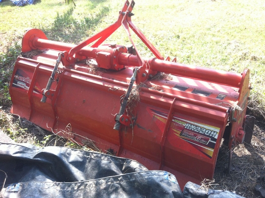 ขาย แทร็คเตอร์ Kubota M7040 4WD พร้อมอุปกรณ์ต่อพ่วงชุดใหญ่ ใช้งานน้อย พร้อมลุยงาน