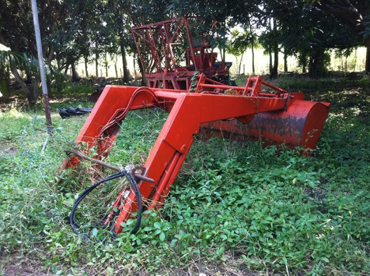 ขาย แทร็คเตอร์ Kubota M7040 4WD พร้อมอุปกรณ์ต่อพ่วงชุดใหญ่ ใช้งานน้อย พร้อมลุยงาน