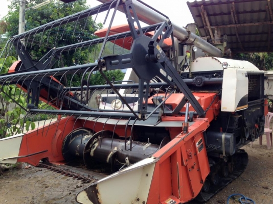 ขายรถเกี่ยวคูโบต้า DC60