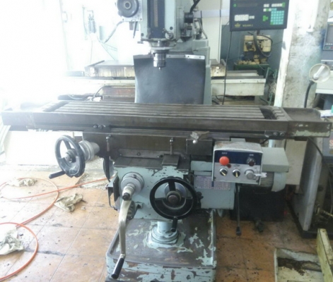 ขายด่วน เครื่อง Milling ญี่ปุ่น KASUKA M5 มี Auto ฟีด X , Z มี Linear 2 แกน X , Y เครื่องยังฟิตดี สวย พร้อมใช้งาน ไม่แพงครับ