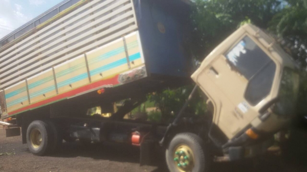 ขาย6ล้อกะบะเนียมดั้มเดิมๆครับ ขาย6ล้อกะบะเนียมดั้มเดิมๆครับ