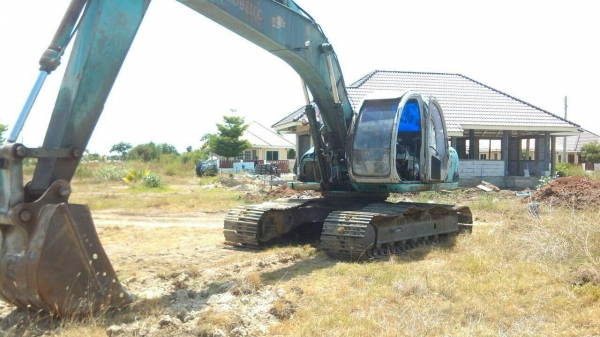 ขายรถแบคโฮ KOBELCO SK200-Vธรรมดา ไม่มีเอกสาร ระบบไฟเต็ม ราคา 650000 ขายรถแบคโฮ KOBELCO SK200-Vธรรมดา ไม่มีเอกสาร ระบบไฟเต็ม ราคา 650000