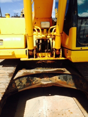 ขายรถแบคโฮ KOMATSU PC200-7 เอกสารอินวอย 8000 ชม.ราคา 1900000